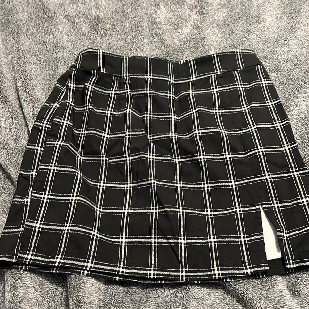 Black and white plaid mini skirt sz M
